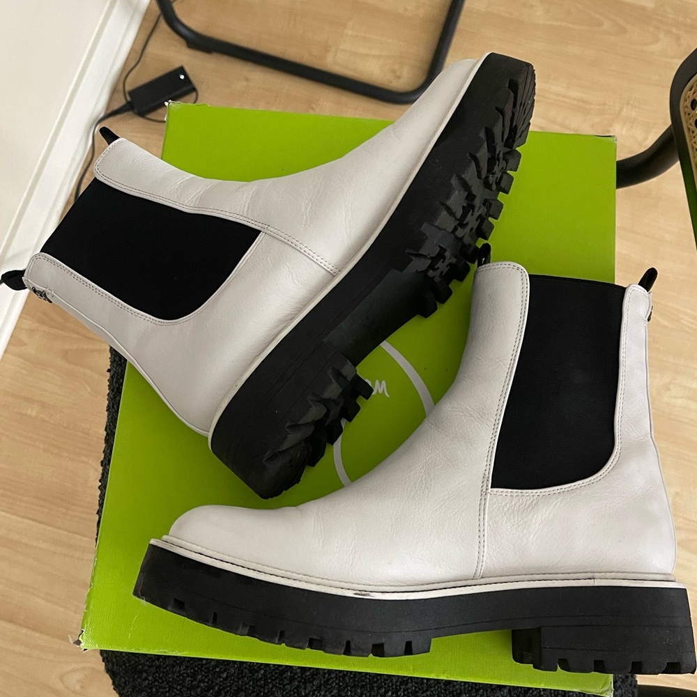 Sam Edelman Laguna Boots in White (size 10)
